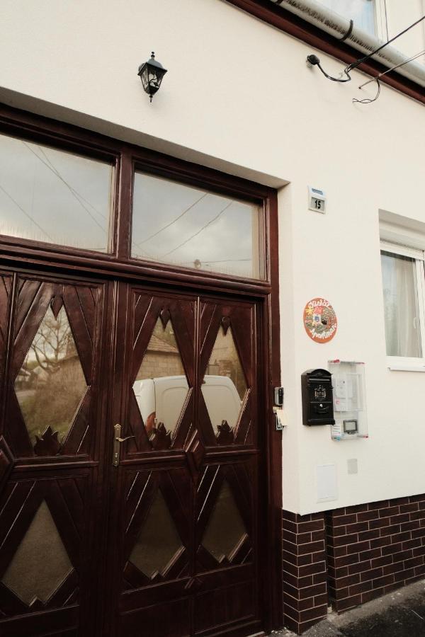 Kishaz Apartman エゲル エクステリア 写真